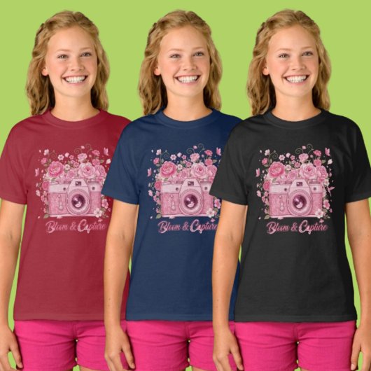 ピンクの花柄カメラのフォトアイテム服 Tシャツ
