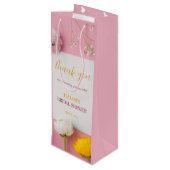 ピンクの花柄テーマのブライズシャワー ワインギフトバッグ (裏面アングル)