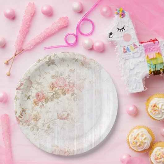 ピンクの花柄及び木製のぼろぼろのシックな紙皿 ペーパープレート (パーティー)