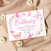 ピンクの花柄 グリッター 小さな蝶の誕生日 招待状