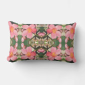 ピンクの花柄 ランバークッション (正面)