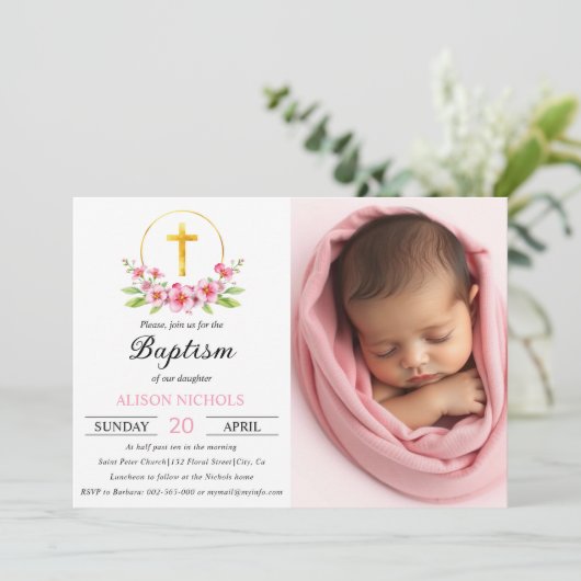 ピンクの花模様と金ゴールドクロスガールバプテスマ写真 招待状 (スタンド正面)
