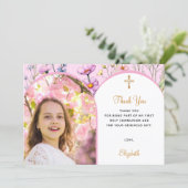 ピンクの花模様写真のアーチガールがFirst Communionをクロス サンキューカード (スタンド正面)