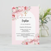 ピンクの花模様弓アーチ金ゴールドクロスガールバプテスマ 招待状 (スタンド正面)