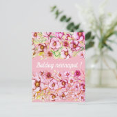 ピンクの花模様 – ハンガリー語の名前の日 ポストカード (スタンド正面)