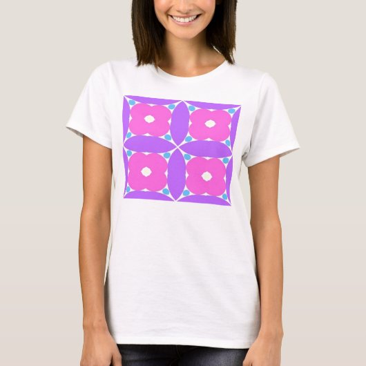 ピンクの花模様 Tシャツ (正面)