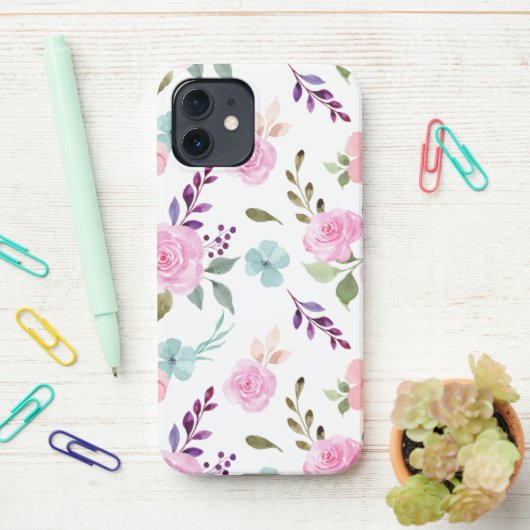 ピンクの花水色シームレス iPhoneケース (デスク上)