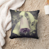 ピンクの花袋花の黒と白の部分色 クッション (ブランケット)