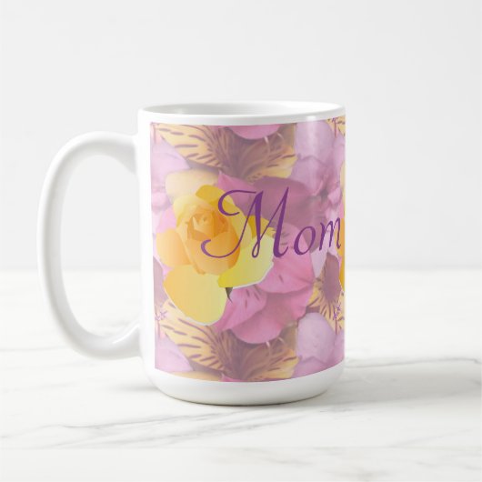 ピンクの花黄色のバラ大きなママのマグカップ コーヒーマグカップ (左)