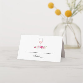 ピンクの花。ワイングラス。エレガントなバラの結婚式 プレイスカード