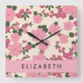 ピンクの花、花のパターン、あなたの名前 スクエア壁時計 (正面)