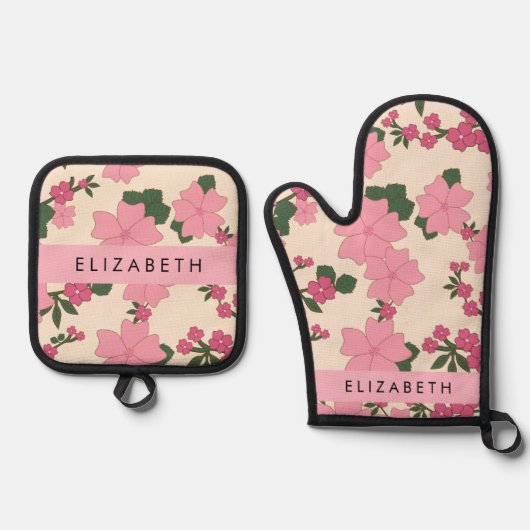 ピンクの花、花のパターン、あなたの名前 鍋つかみ&鍋敷きセット (正面)