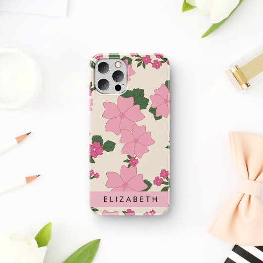 ピンクの花、花の模様、お名前 iPhone 16ケース
