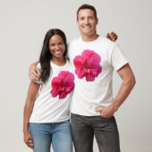 ピンクの花 Tシャツ (ユニセックス)