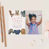 ピンクの若いワイルドと3つのサファリ誕生日写真 招待状