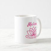 ピンクの蓮の花の名入れコーヒーマグ コーヒーマグカップ (正面右)