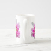 ピンクの蓮の花 ボーンチャイナマグカップ (裏面)
