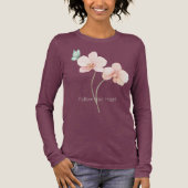 ピンクの蘭の花とミントグリーンの蝶 トライブレンドTシャツ (正面)