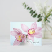 ピンクの蘭　婚約のお知らせ 案内ポストカード (スタンド正面)