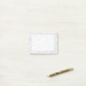 ピンクの虹および白人の星団のかわいいの女の子 ポストイット (デスク上)