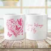 ピンクの蝶があなたの翼を広げて飛ぶ コーヒーマグカップ