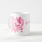 ピンクの蝶があなたの翼を広げて飛ぶ コーヒーマグカップ (正面左)