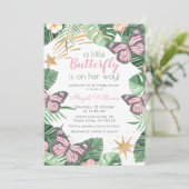 ピンクの蝶が彼女の道にある – 女の子の赤ちゃんシャワー 招待状 (スタンド正面)