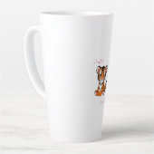 🐯ピンクの蝶とベビー虎のイラスト - カフェラテマグ (左アングル)