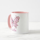 ピンクの蝶と桜の花のデザイン マグカップ (正面左)