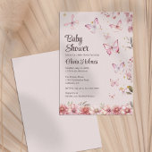 ピンクの蝶と花の庭の赤ちゃんシャワー 招待状