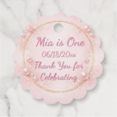 ピンクの蝶の1歳の誕生日　サンクスカード　スカラップ フェイバータグ (裏面)