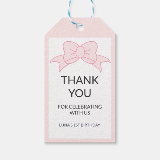 ピンクの蝶ネクタイの女の子のお誕生日 🎀 ギフトタグ (正面)