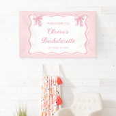 ピンクの蝶ネクタイ シーズ タイング ザ ノット バチェロレッテ パーティー 横断幕 (インサイチュ)