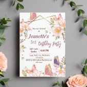 ピンクの蝶フローラをテーマにした第3誕生日 招待状