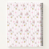 ピンクの蝶リボンが付いたかわいいコケットガールゴースのモノグラム ノートブック (裏面)