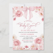 ピンクの蝶リボン コケティー スイートベイビーガールがやってくる 招待状 (正面)