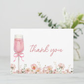 ピンクの蝶結びの花びらとプロセッコ ブラッシュ ブライダルシャワー サンキューカード (スタンド正面)