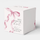 ピンクの蝶結び ウェディングシャワーのギフト フェイバーボックス (裏面サイド)