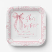 ピンクの蝶結び 彼女が結婚する ブライダルシャワー ペーパープレート (正面)