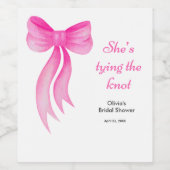 ピンクの蝶結び 彼女は結婚する ブライダルシャワーパーティー ワインラベル (シングルラベル)