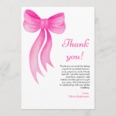 ピンクの蝶結び 彼女は結婚する ブライダルシャワー サンキューカード (正面)