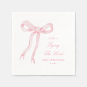 ピンクの蝶結び 彼女は結婚する ブライダルシャワー スタンダードカクテルナプキン (正面)