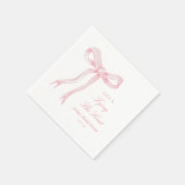 ピンクの蝶結び 彼女は結婚する ブライダルシャワー スタンダードカクテルナプキン (角)