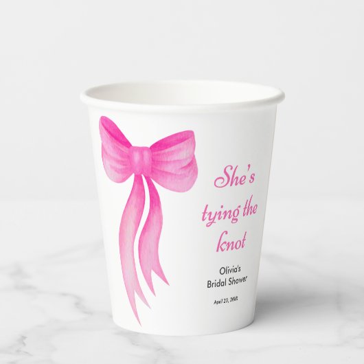 ピンクの蝶結び 彼女は結婚する ブライダルシャワー 紙コップ (裏面)