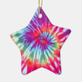 ピンクの螺線形の絞り染めのオーナメント セラミックオーナメント (左)