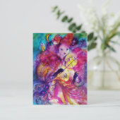 ピンクの衣装の仮装カーニバルミュージシャン ポストカード (スタンド正面)