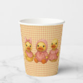 ピンクの衣装を着た可愛らしいアヒル・トリオ 紙コップ (裏面)