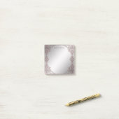 ピンクの装飾的なポストitメモ ポストイット (デスク上)