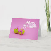ピンクの誕生日にピンクのリボンとテニスボール カード (正面)