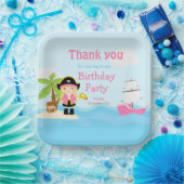 ピンクの誕生日パーティーでかわいいブロンド海賊ガール ペーパープレート (パーティー)